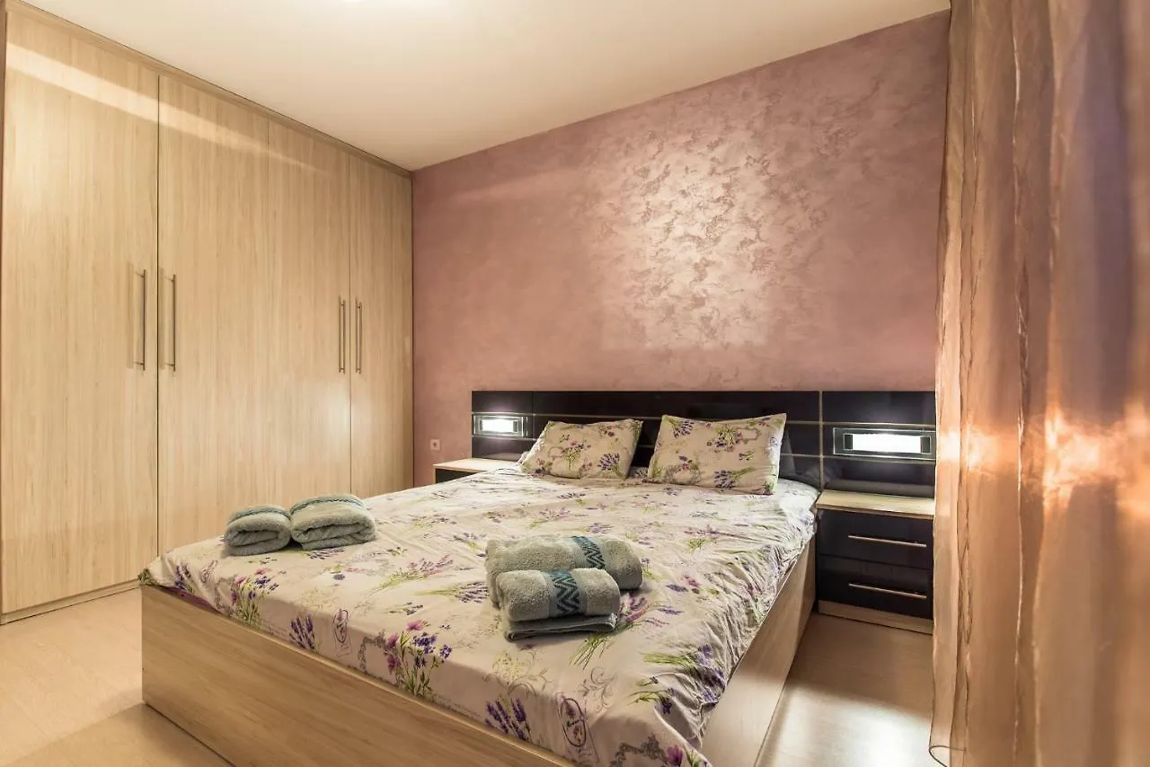 Luxury One Bedroom Suite, Doorman, Limited Access, Lozenec Area Sofia Apartment